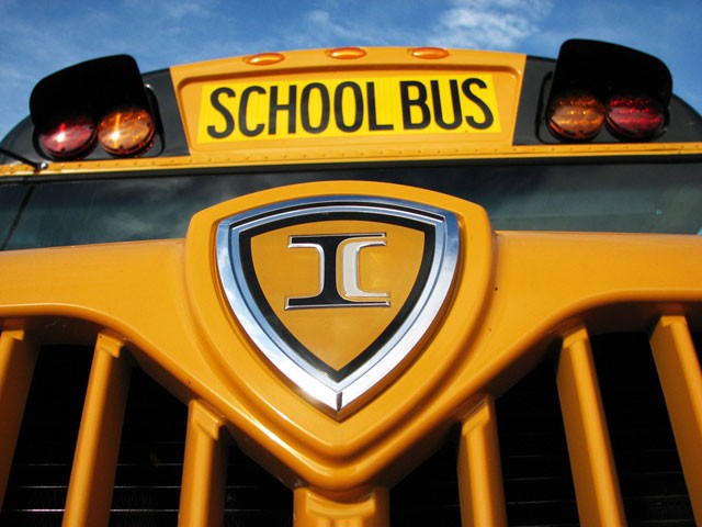شعار IC Bus