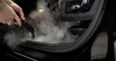 تنظيف السيارة بالبخار